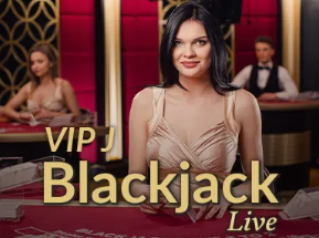 脚头太硬！阿尔瓦雷斯精彩大力远射，皮球击中立柱弹出